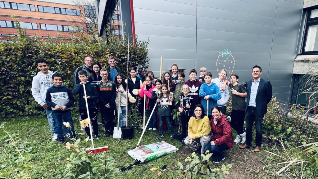 Das Schulgarten-Team der Merian Realschule im Frühjahr 2023
