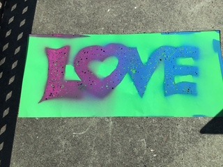 FOto Love Auf Stein gesprühten Graffiti: "Love"